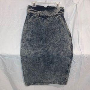 EUC Junior’s BLACK DENIM HIGHWAIST PENCIL SKIRT w/Rear Split, Cute Cutout Waist